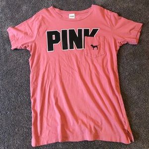 pink t-shirt